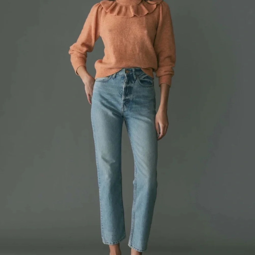 Doen Ruffled Neck Sweater - Picture 2 of 11